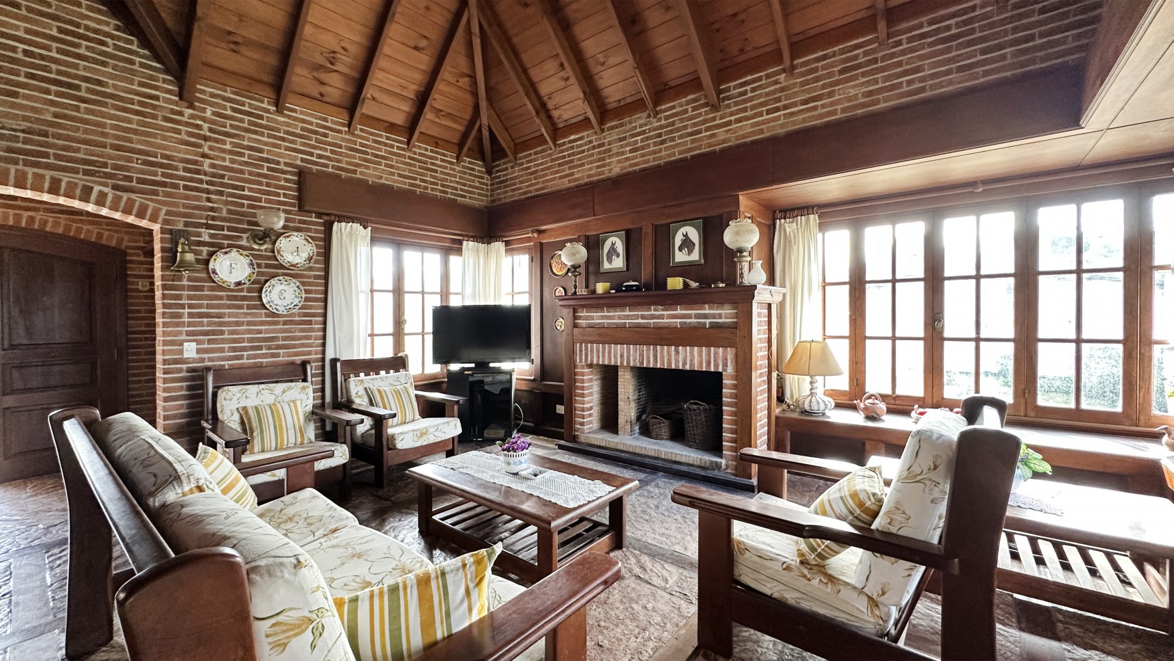 Casa en alquiler en Pinamar Zona Iglesia 