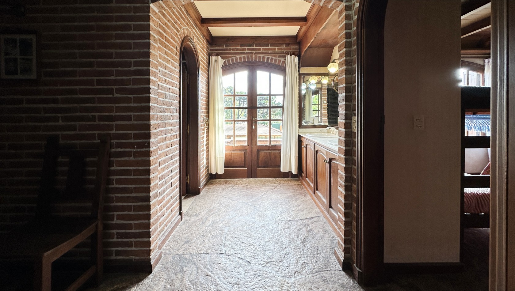 Casa en alquiler en Pinamar Zona Iglesia 