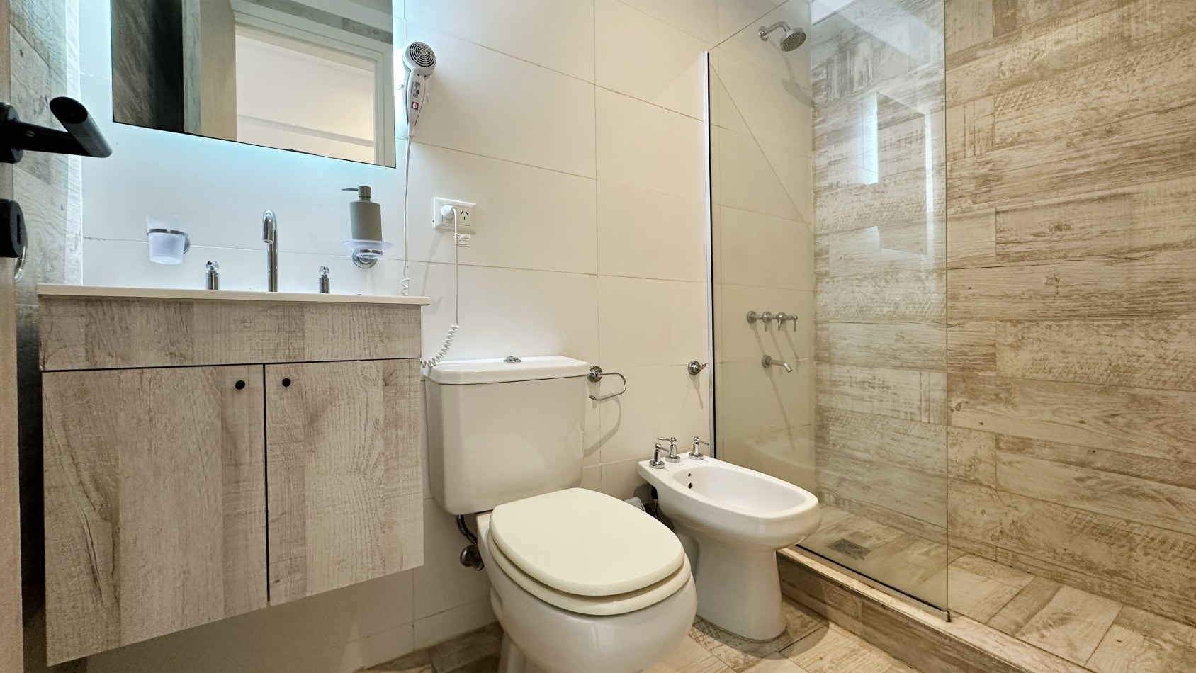 Departamento en alquiler Pinamar Zona Centro Playa.