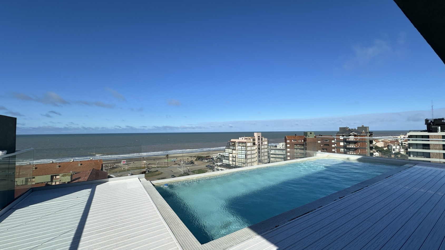 Departamento en alquiler Pinamar Zona Centro Playa.