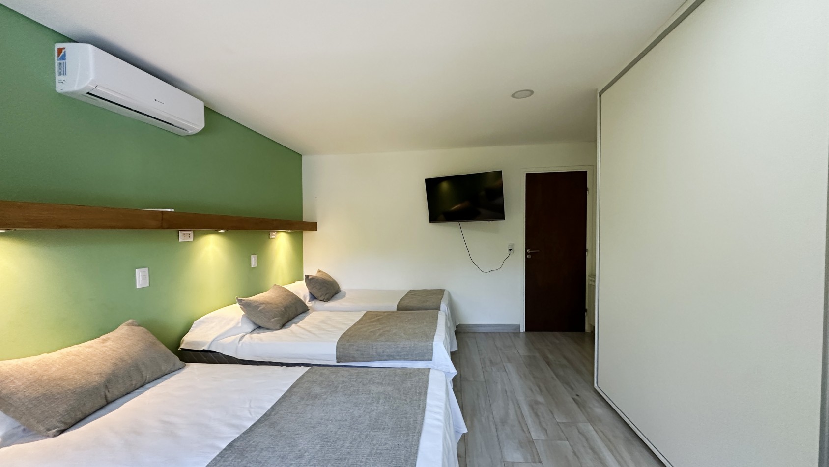 Casa en Alquiler Carilo Con Pileta