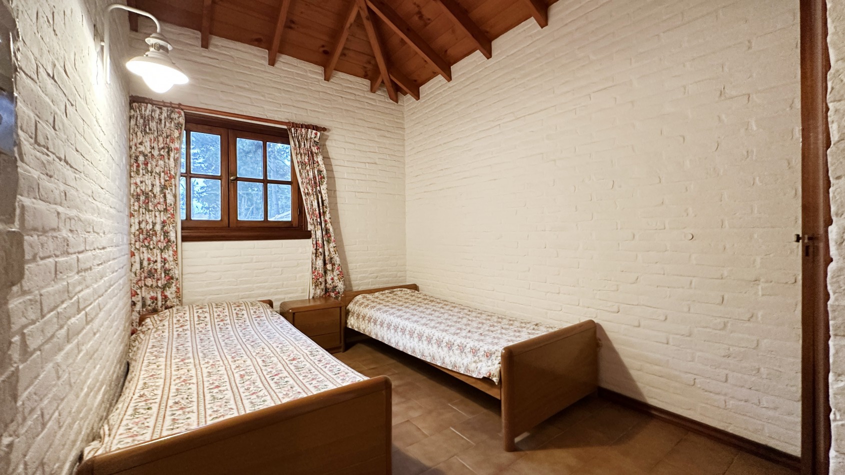 Casa en alquiler Pinamar - Zona Iglesia 