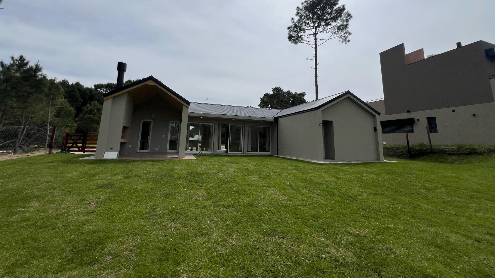 Casa en alquiler Pinamar Zona Alamos