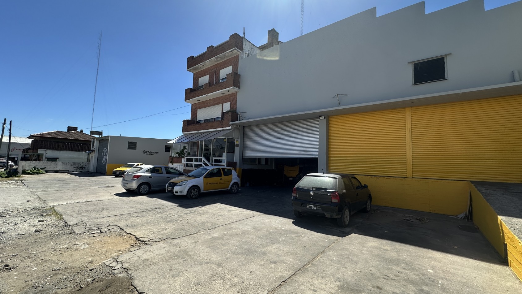 2 lotes multifamiliares comerciales