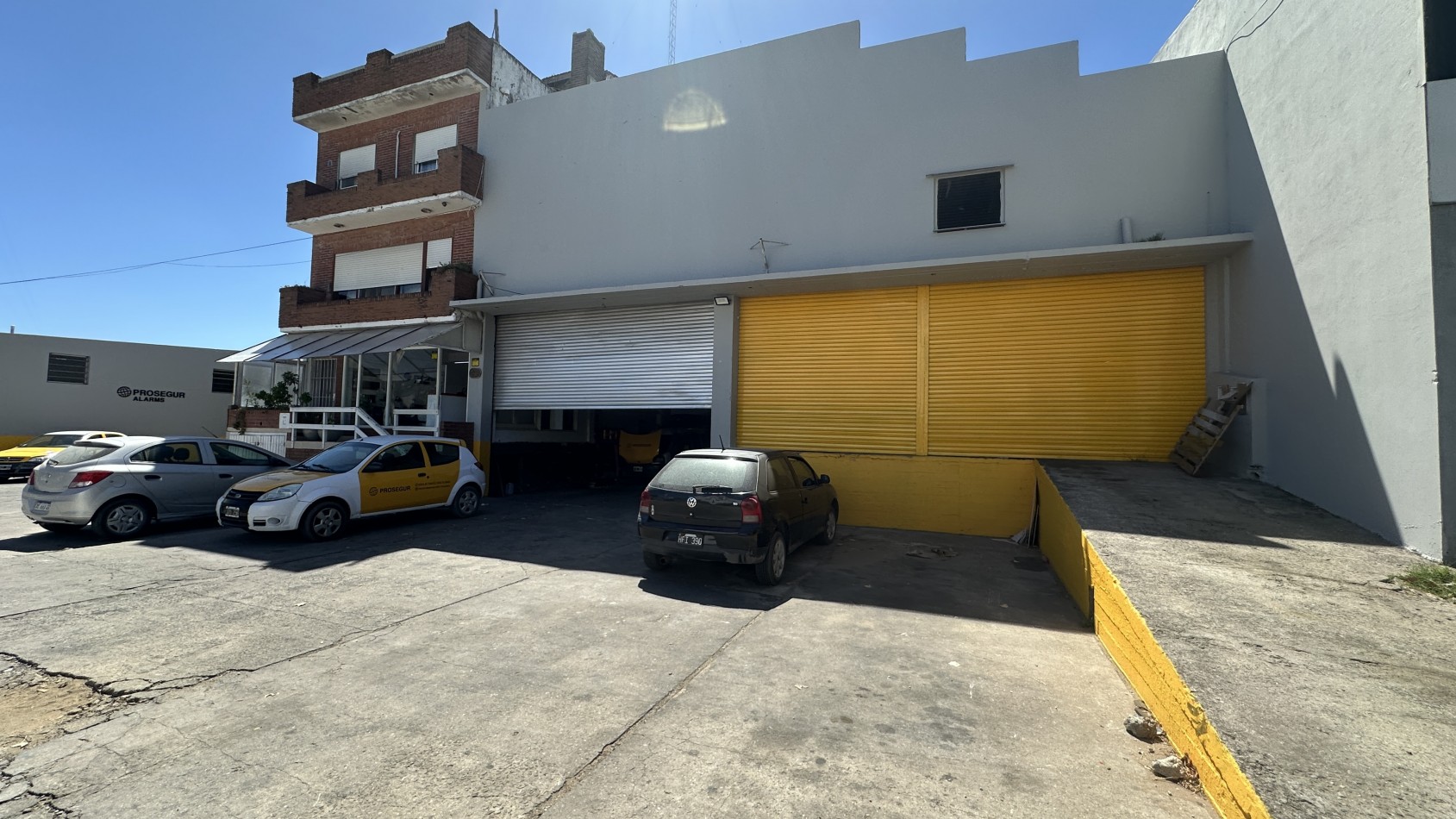 2 lotes multifamiliares comerciales