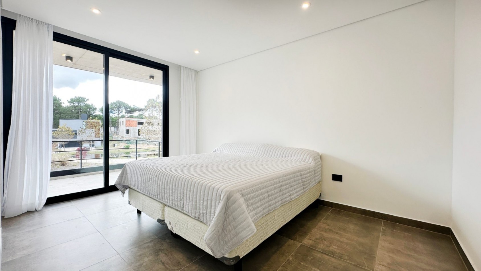 Casa en venta en Pinamar A ESTRENAR - Pioneros