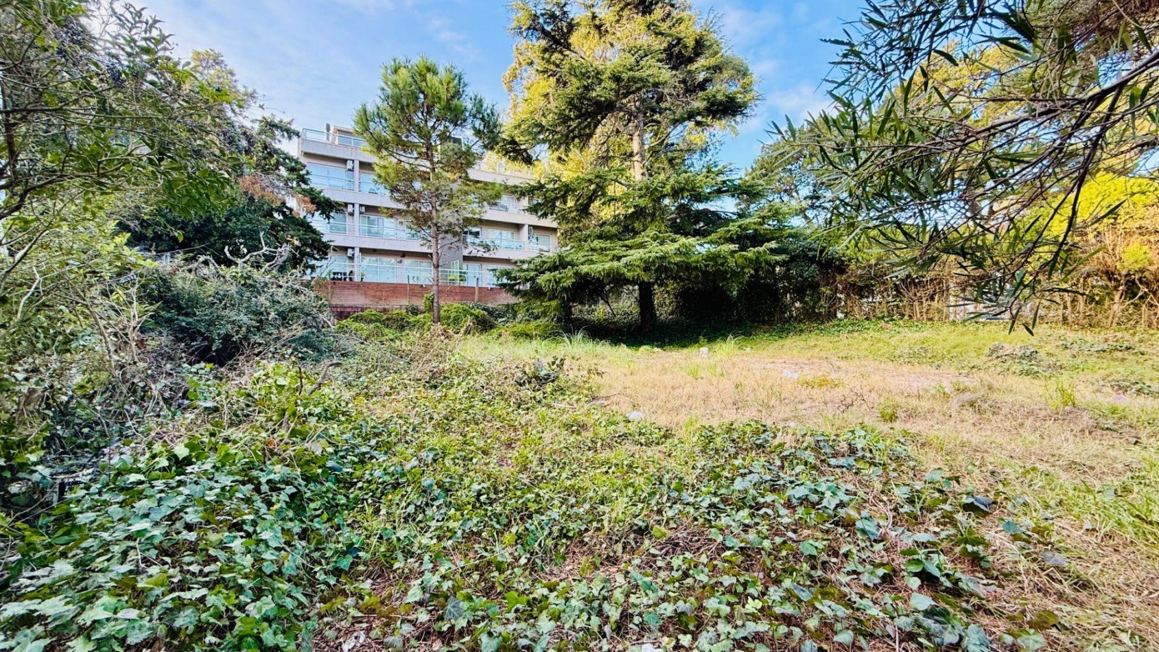 Lote Multifamiliar en Venta Pinamar - Zona Centro