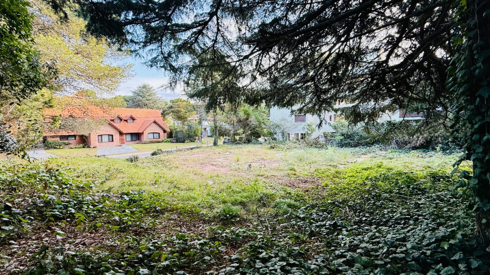 Lote Multifamiliar en Venta Pinamar - Zona Centro