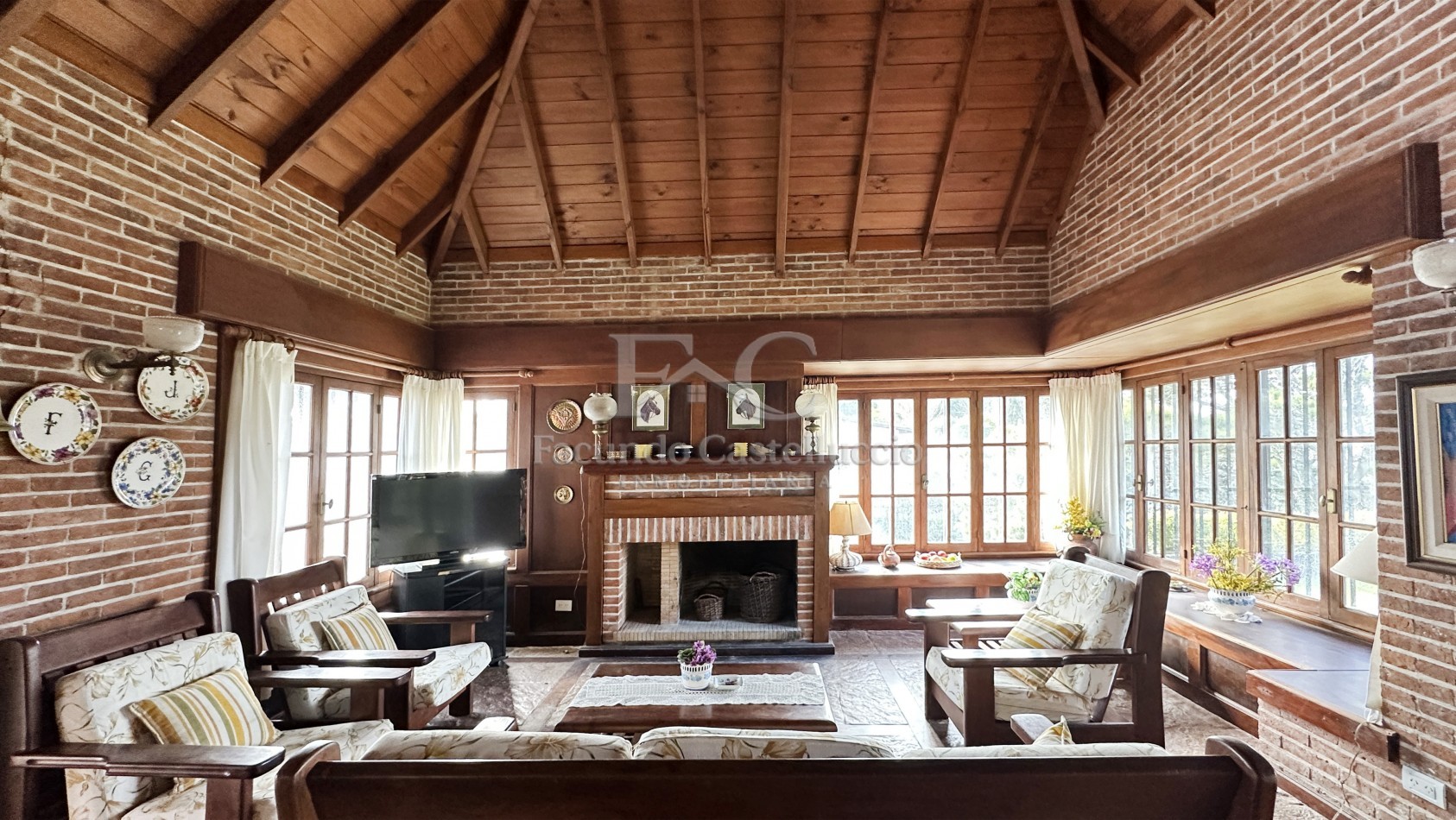 Casa en alquiler en Pinamar Zona Iglesia - Semana Santa