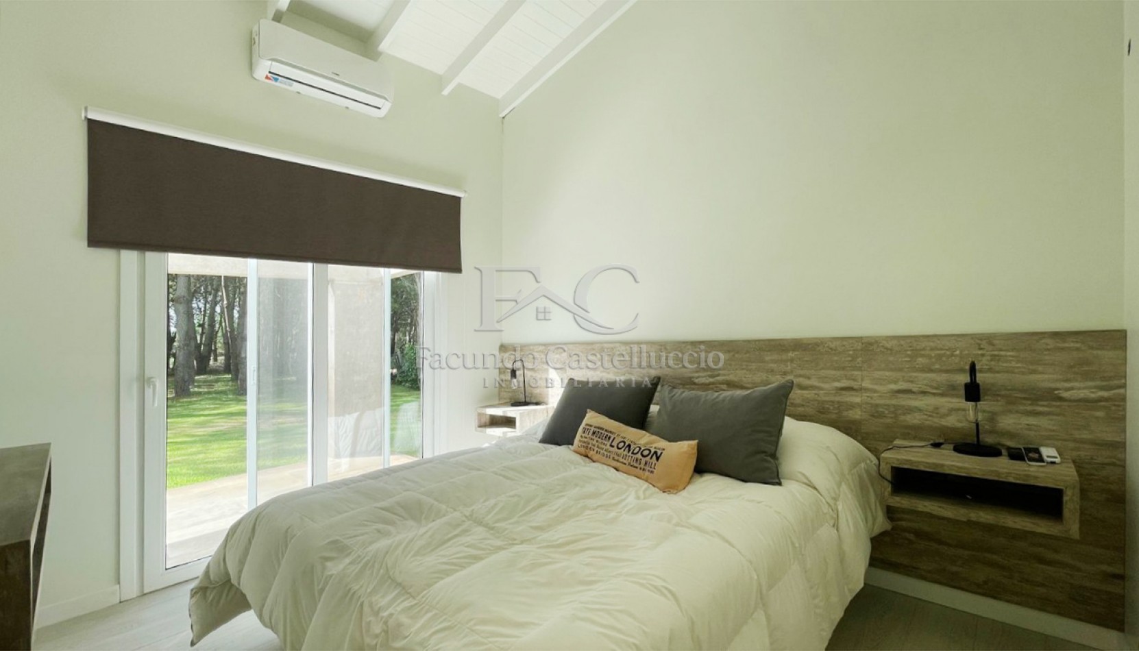 Casa en alquiler Pinamar La Herradura Con Pileta