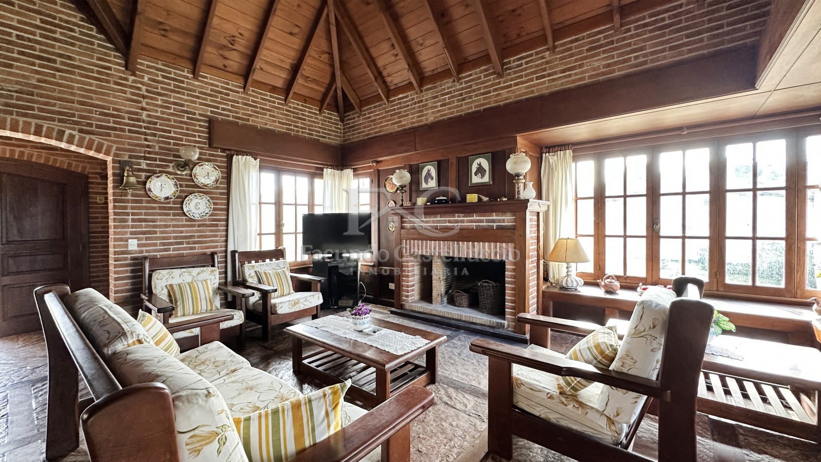 Casa en alquiler en Pinamar Zona Iglesia - Semana Santa