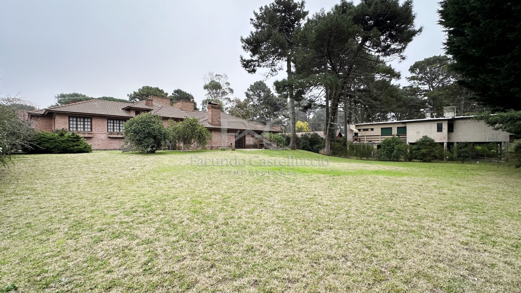 Casa en alquiler Pinamar Zona Iglesia - Semana Santa