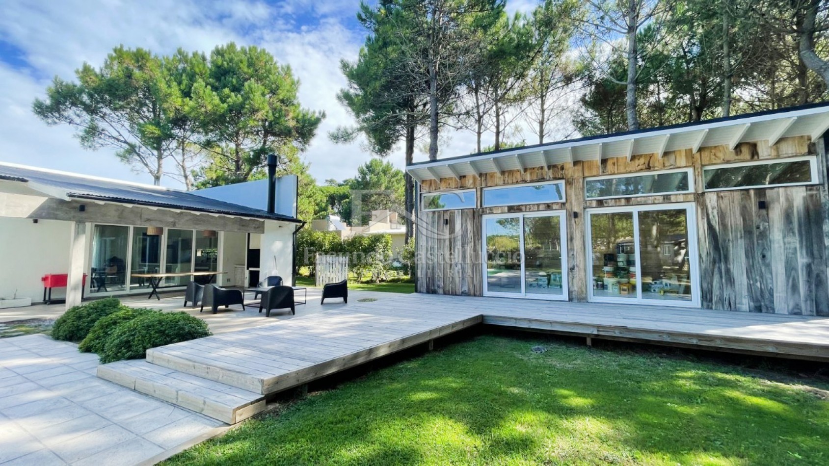 Casa en alquiler Pinamar La Herradura Con Pileta