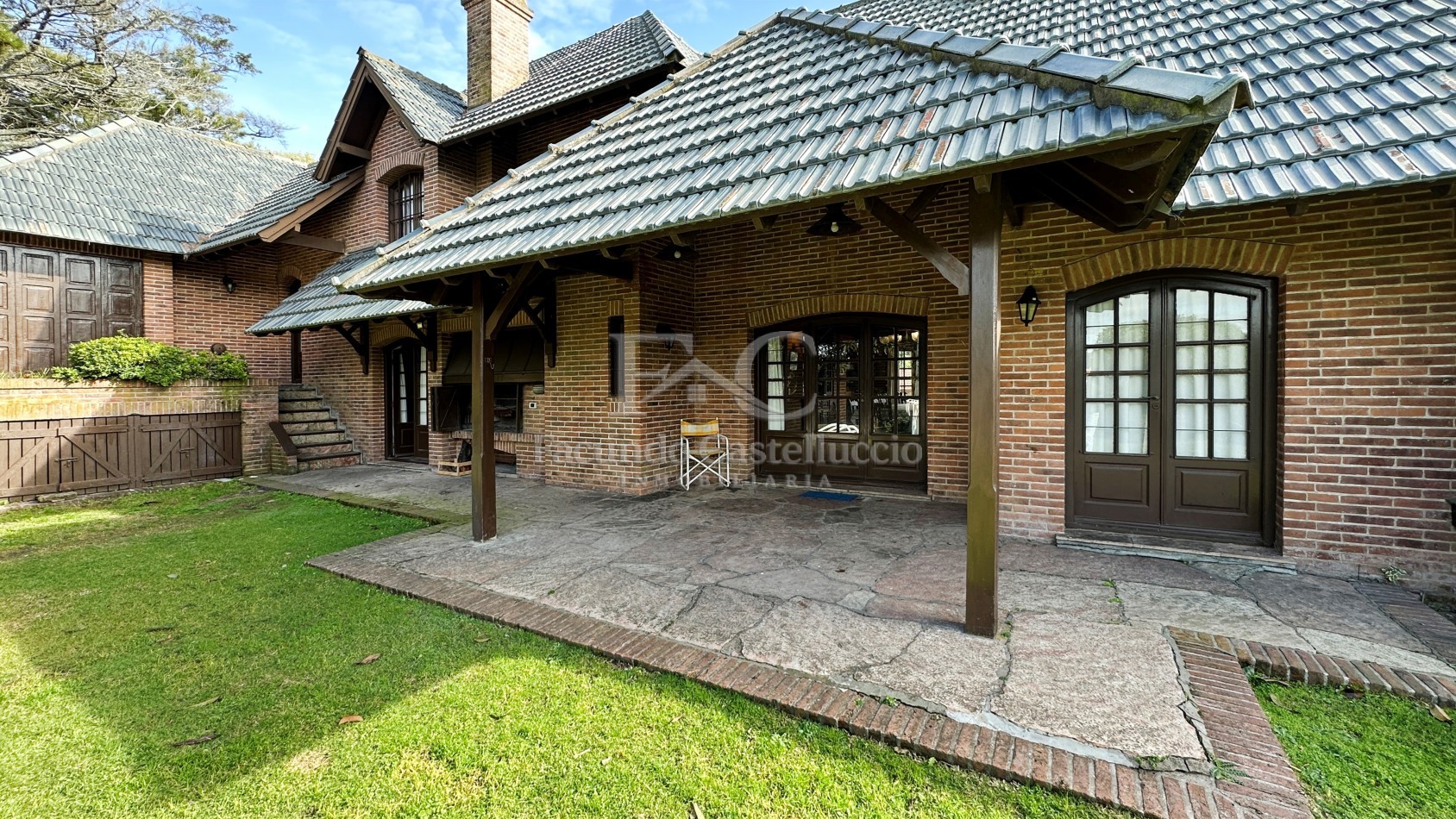 Casa en alquiler en Pinamar Zona Iglesia - Semana Santa