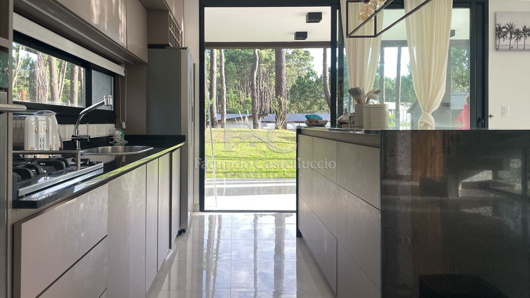 Casa en alquiler Pinamar Zona Alamos