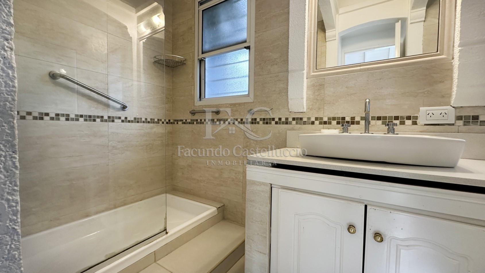 Casa en alquiler Pinamar Zona Golf Viejo