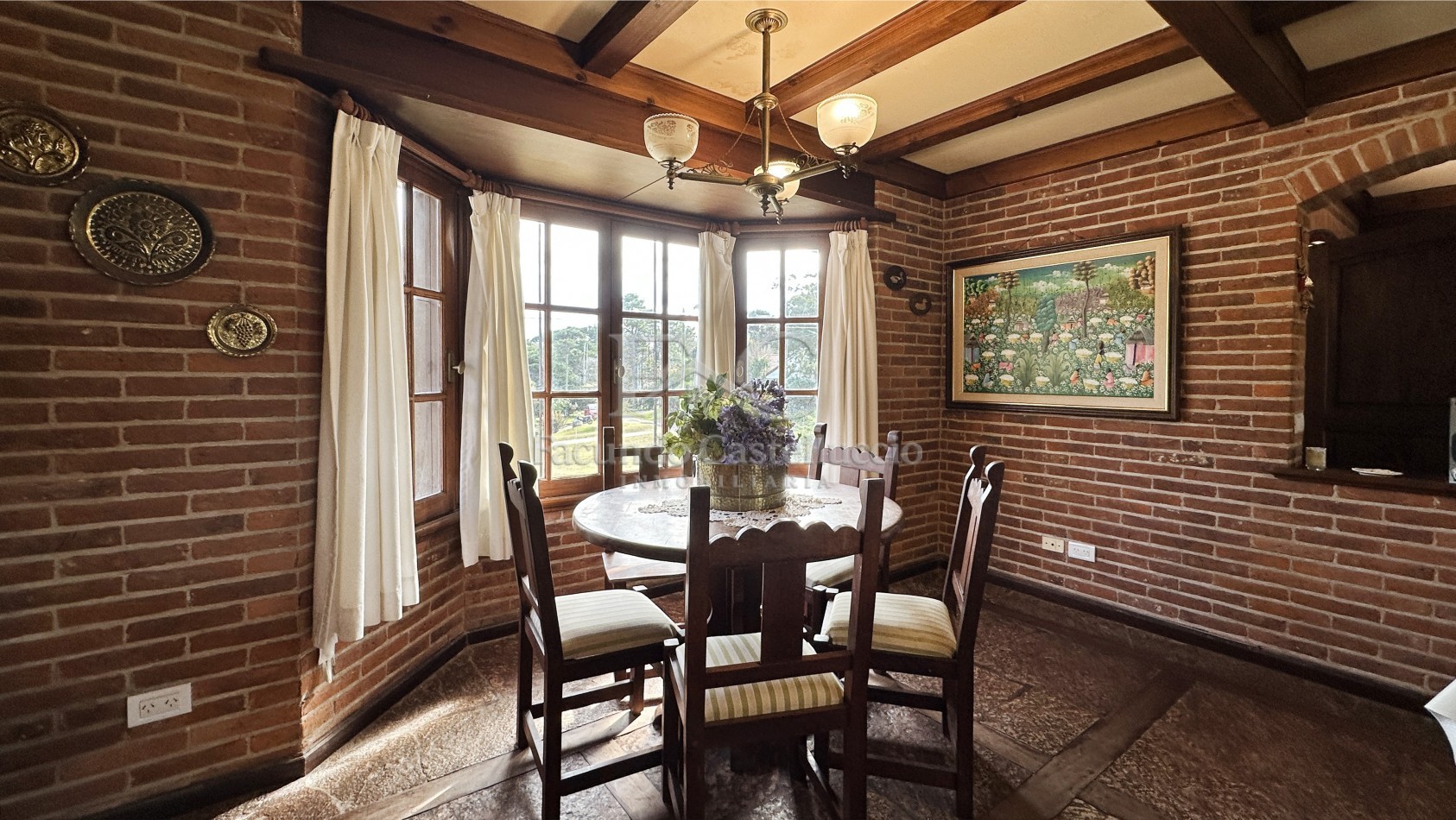 Casa en alquiler en Pinamar Zona Iglesia - Semana Santa