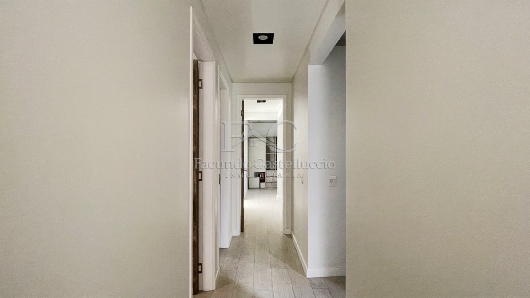 Casa en alquiler Pinamar La Herradura Con Pileta