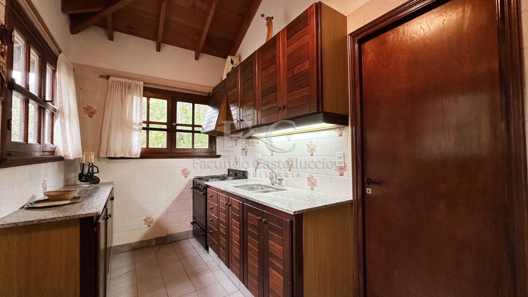 Casa en alquiler Pinamar Zona Iglesia - Semana Santa