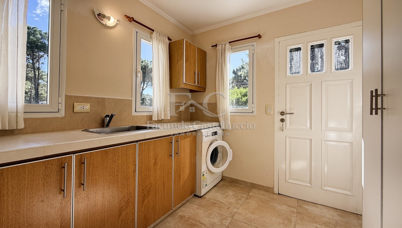 Casa en Venta Pinamar Zona Norte Tennis