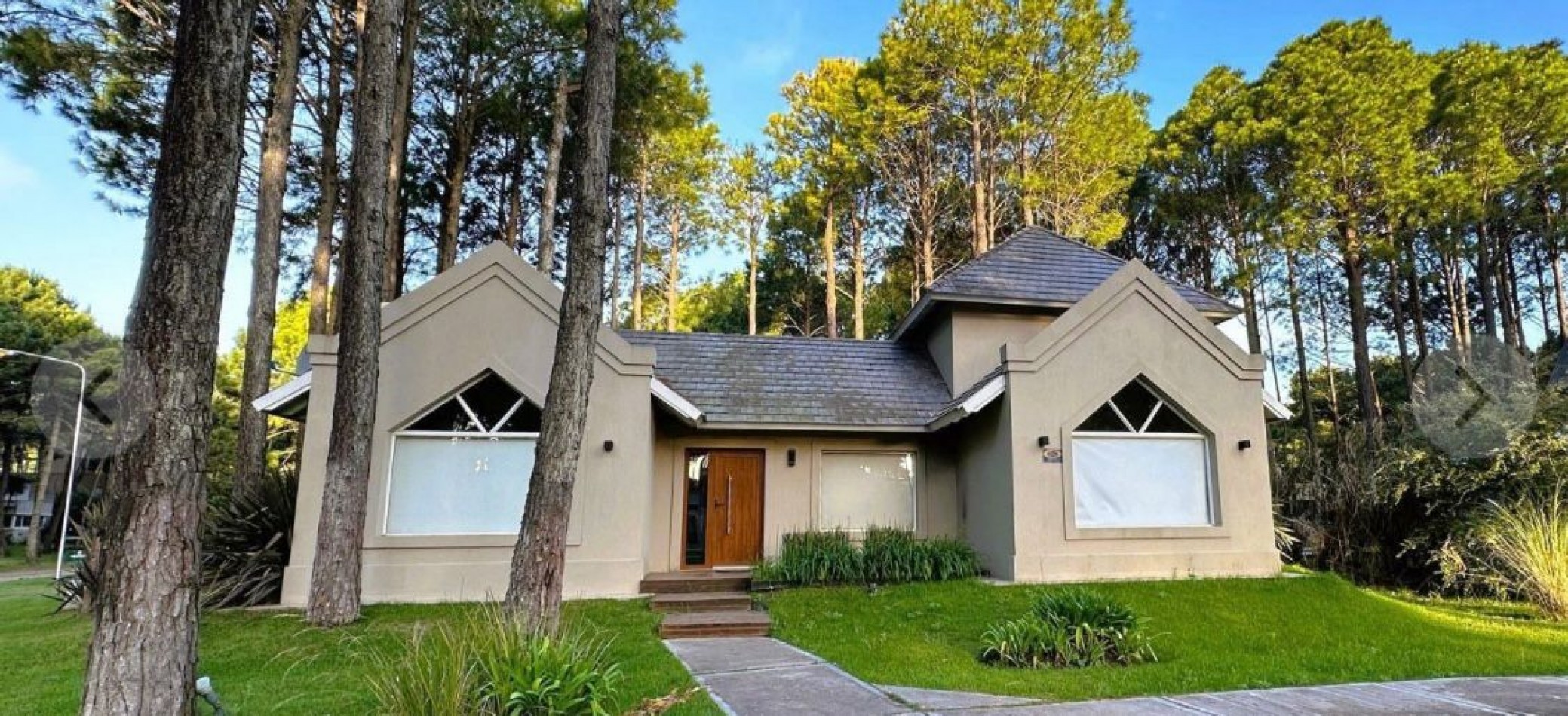 Casa en Alquiler en Pinamar - Zona Aromos