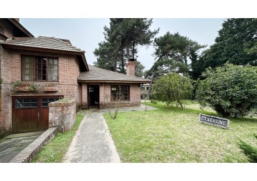 Casa en alquiler Pinamar - Zona Iglesia 