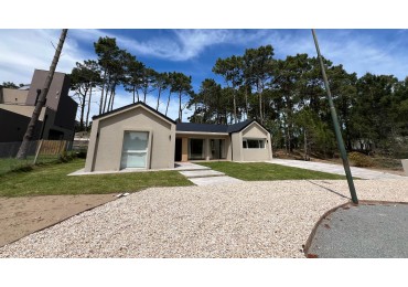 Casa en alquiler Pinamar Zona Alamos