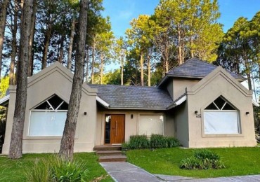 Casa en Alquiler en Pinamar - Zona Aromos